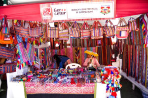 Instalan más de 50 stands de artesanos en la Expo Cusco Huancaro 2023