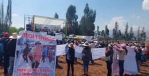 eciben con protestas a ministra de Agricultura que llegó a Cusco para lanzar campaña de pastos cultivados en Anta