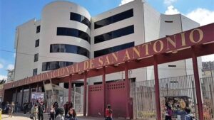 La Universidad Nacional San Antonio Abad del Cusco atribuye la responsabilidad de la revisión de la tesis de Soto al asesor y al jurado que lo aprobó. (Andina/Composición Infobae)