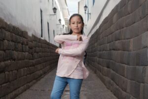 Niñas y adolescentes en Perú enfrentan desafíos para hacer valer sus derechos