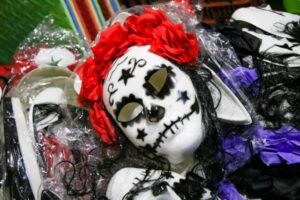 Halloween en Cusco: Decomisan máscaras hechas con material tóxico