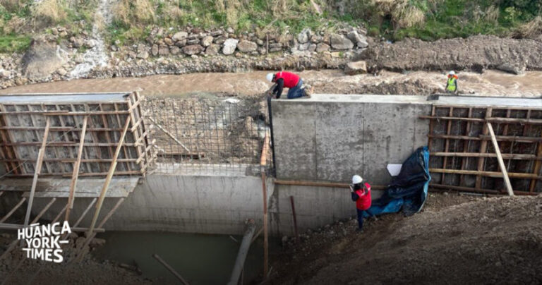 Huancavelica: Constatan deficiencias en obra de S/ 15 millones que se construye a orillas del río Ichu