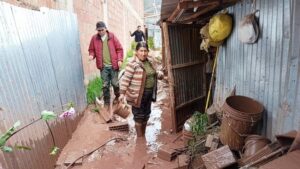 Lluvias y deslizamientos en Cusco afectan a viviendas, centros educativos y ganado