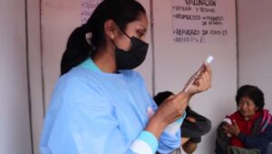 Vacunación y prevención: claves para enfrentar el COVID-19 y fenómeno El Niño en Cusco