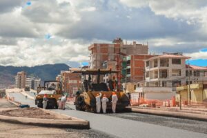 Construcción de Vía Expresa de Cusco avanza con asfalto y planta nueva