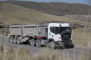 Scania Perú bate récord de remolcadores entregados en el corredor minero del sur