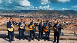 Agrupación musical Matices del Cusco es reconocida como Personalidad Meritoria de la cultura