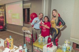 Escuela de Negocios Coca-Cola celebra a los bodegueros en Cusco