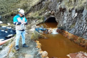 Hasta 10 aeropuertos de Chinchero se podrían construir con las ganancias de la minería ilegal en Perú