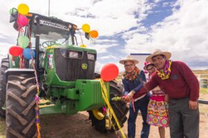 Antapaccay entrega moderna maquinaria agrícola a la comunidad de Huano Huano
