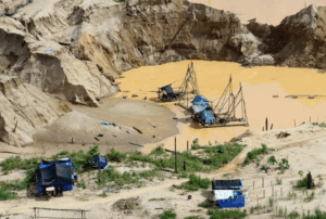 Minería ilegal retrasa proyectos millonarios y amenaza competitividad del Perú, advierte IPE