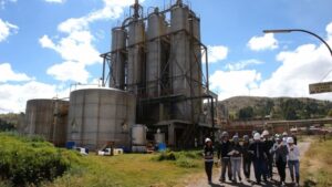 A kilómetros del corazón de Cusco: fábrica de explosivos pone en riesgo patrimonio de la humanidad.