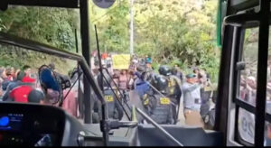 Crisis en Machu Picchu: Alerta internacional y pérdidas millonarias por vías bloqueadas y turistas varados en medio del caos por pelea para recuperar carretera Hiram Bingham