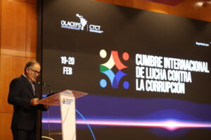 Contralor de Perú: el control debe ser objetivo, ajeno a sesgos políticos y centrado en proteger el interés público.