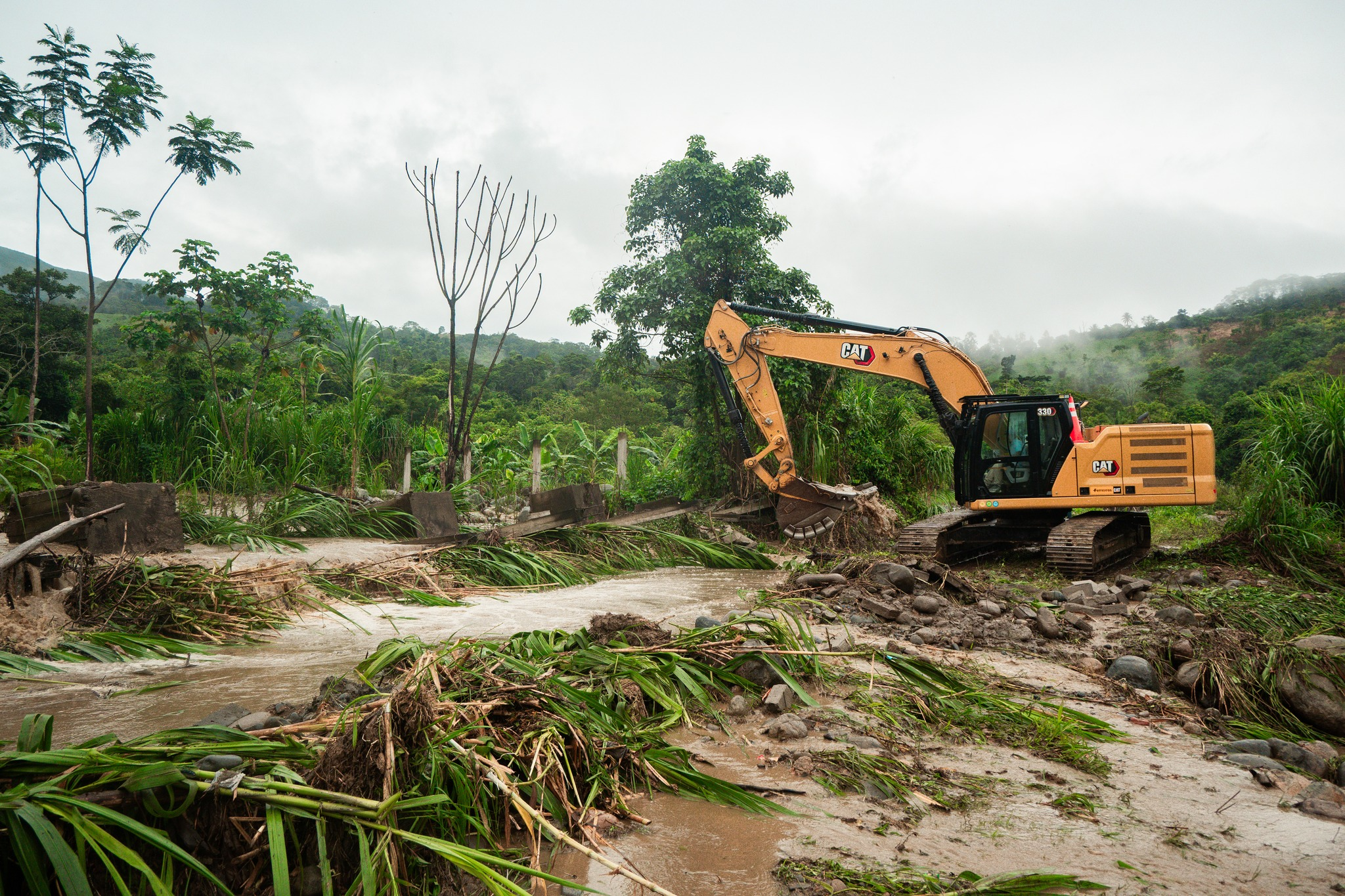 Kimbiri atiende emergencia por desborde del río en sector Kimbiri Alto