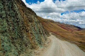 ¡Peligro en las rutas! El abandono de carreteras pone en jaque el turismo y la seguridad vial en Cusco