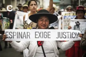 Ciudadanos afectados por metales tóxicos generados por las actividades extractivas realizaron nueva movilización en el centro de Lima. Foto: Difusión