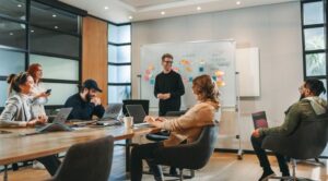 Mes del Trabajo: Descubre cuatro prácticas clave para desarrollarte con éxito en entornos laborales dinámicos y diversos